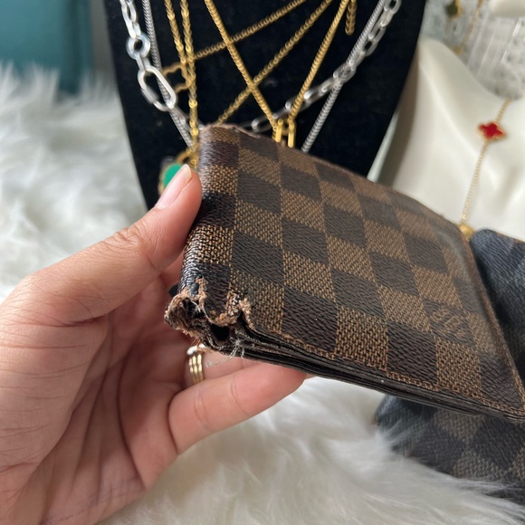 2 Louis Vuitton Mens Wallet - Picture 2 of 12